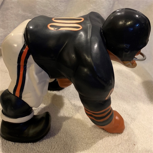 60's CHICAGO BEARS LARGE DOWN-LINEMAN KAIL STATUE