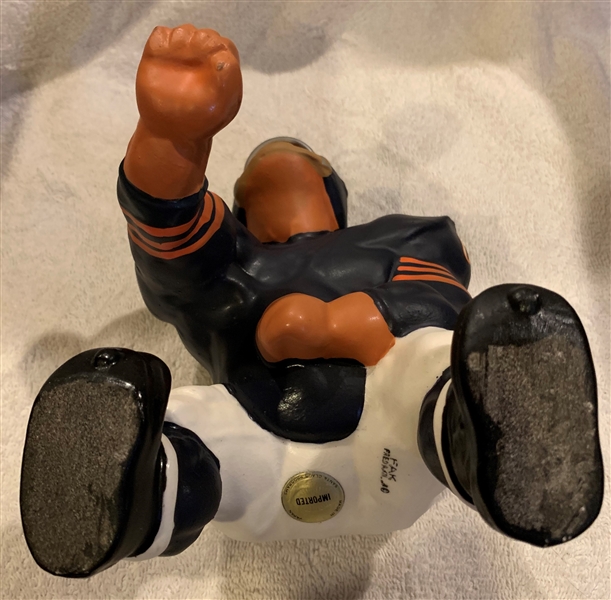 60's CHICAGO BEARS LARGE DOWN-LINEMAN KAIL STATUE