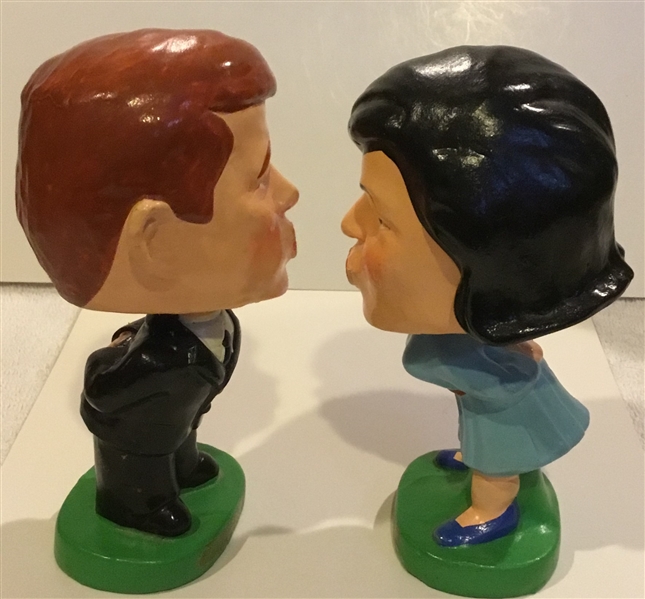 60's JACK & JACKIE KENNEDY KISSING PAIR BOBBING HEADS