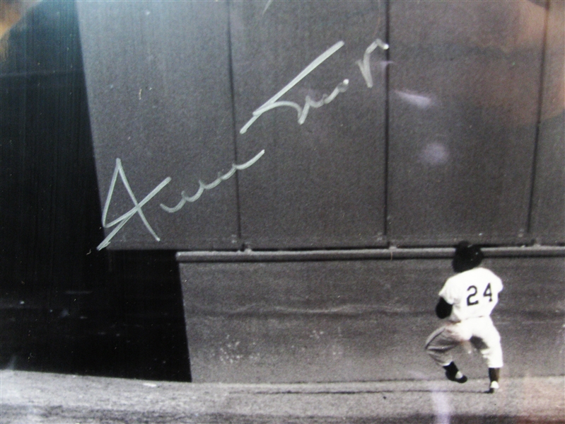 WILLIE MAYS SIGNED PHOTO - THE CATCH - w/CAS COA