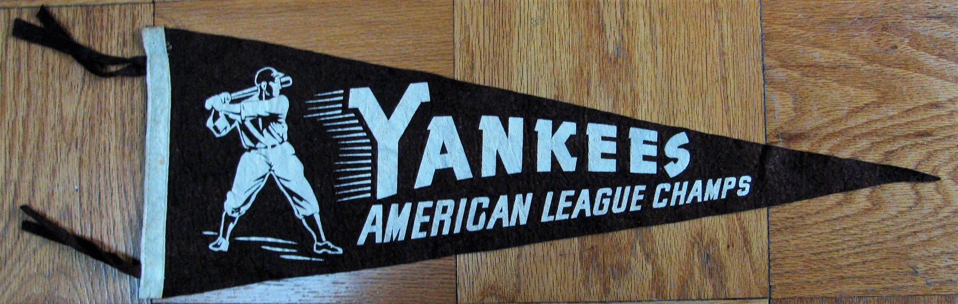 40's NEW YORK YANKEES AMERICAN LEAGUE CHAMPIONS 3/4 SIZE PENNANT