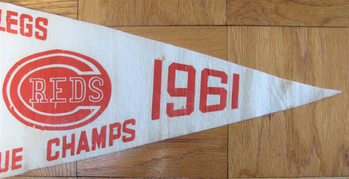 1961 CINCINNATI REDS NATIONAL LEAGUE CHAMPIONS OVER-SIZED (34 1/2) PENNANT