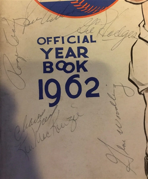 1962 NEW YORK METS SIGNED YEARBOOK w/10 AUTOGRAPHS