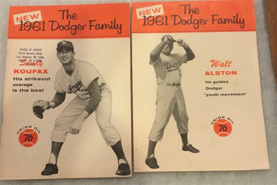 VINTAGE 1961 MEET THE DODGER FAMILY BOOKLETS