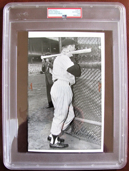 1956 MICKEY MANTLE ASSOCIATED PRESS WIRE PHOTOGRAPH w/PSA/DNA Type III