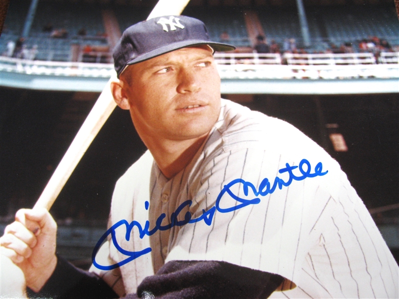 MICKEY MANTLE SIGNED 8 X 10 COLOR PHOTO w/CAS LOA