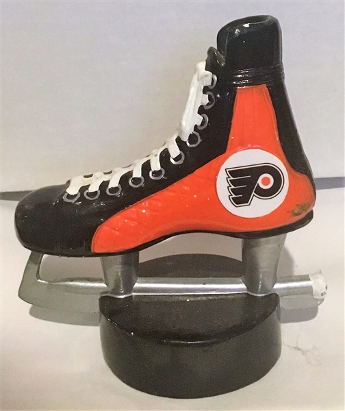 VINTAGE 70's PHILADELPHIA FLYERS SKATE/PUCK BOTTLE OPENER-PAPERWEIGHT