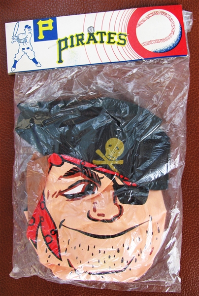 60's (RARE) PITTSBURGH PIRATES SWIVEL HEAD INFLATABLE MASCOT ON HEADER CARD