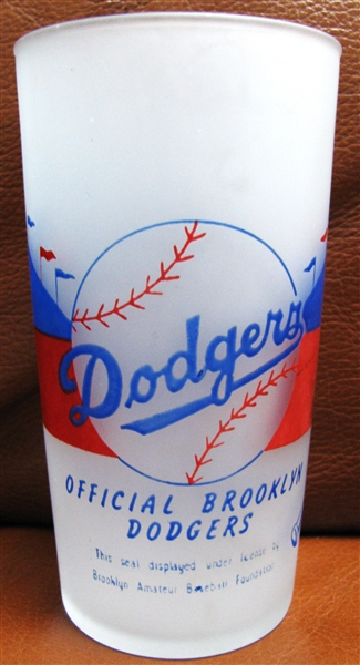 50's BROOKLYN DODGERS GLASS w/WILLARD MULLIN MASCOT BUM