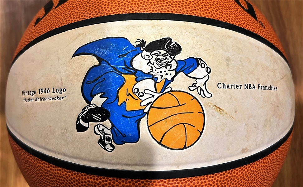 NEW YORK KNICKS RETRO-LOGO BASKETBALL