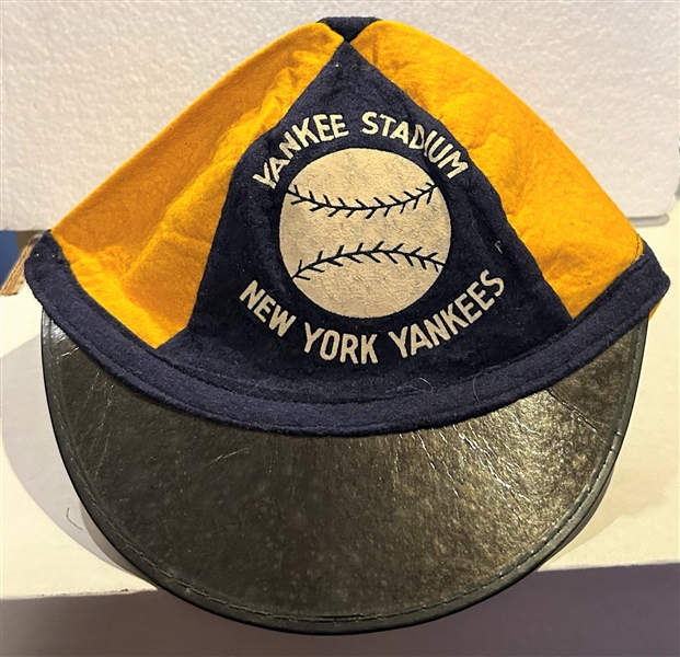 VINTAGE 30's/40's NEW YORK YANKEES SOUVENIR HAT