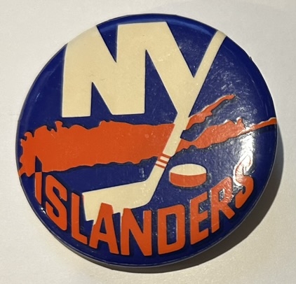 VINTAGE NEW YORK ISLANDERS PIN