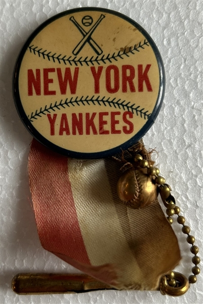 40's/50's NEW YORK YANKEES PIN w/RIBBON & CHARMS