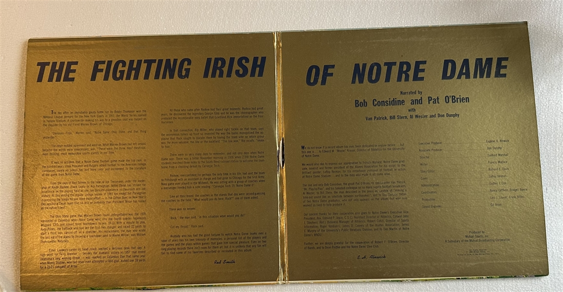 1969 THE FIGHTING IRISH OF NOTRE DAME RECORD ALBUM