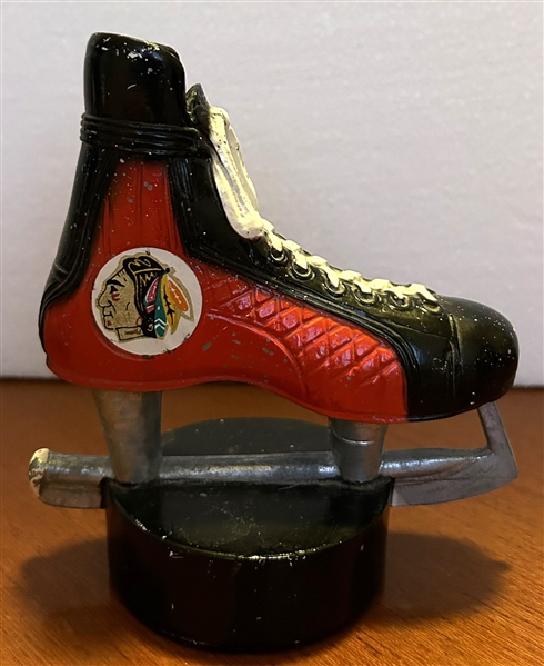 VINTAGE 70's CHICAGO BLACK HAWKS SKATE/PUCK BOTTLE OPENER-PAPERWEIGHT