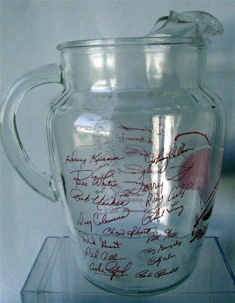 1966 PHILADELPHIA PHILLIES PITCHER & GLASS SET w/PLAYERS FACSIMILE AUTOGRAPHS