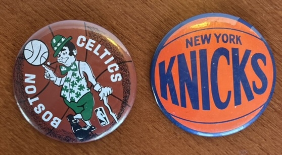 VINTAGE LOT OF 2 NBA PINS - CELTICS & KNICKS