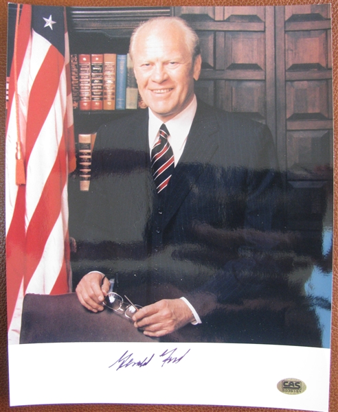 PRESIDENT GERALD FORD SIGNED 8 X 10 PHOTO w/CAS COA