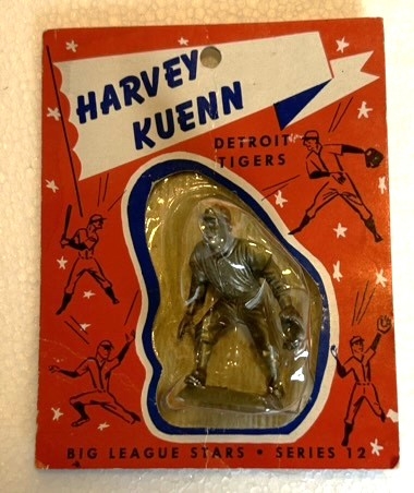 1956 HARVEY KUENN BIG LEAGUE STARS STATUE ON CARD