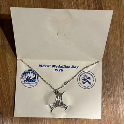 1976 NEW YORK METS MEDALLION DAY STADIUM GIVEAWAY