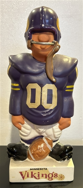 60's MINNESOTA VIKINGS KAIL LARGE STANDING LINEMAN STATUE