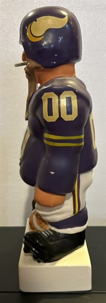 60's MINNESOTA VIKINGS KAIL LARGE STANDING LINEMAN STATUE