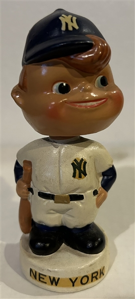 60's NEW YORK YANKEES mini BOBBING HEAD - MOON FACE 