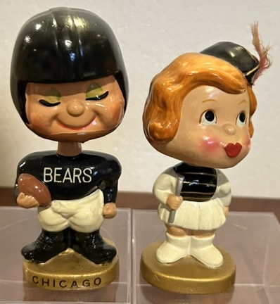 60's CHICAGO BEARS KISSING PAIR BOBBING HEADS - RARE!