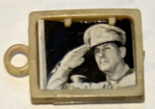 VINTAGE GENERAL MACARTHUR GUMBALL CHARM