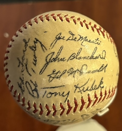 1960 NEW YORK YANKEES FACSIMILE SIGNED BASEBALL