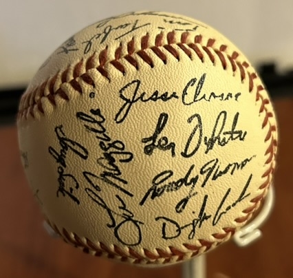 1986 NEW YORK METS FACSIMILE SIGNED BASEBALL- CHAMPIONSHIP SEASON