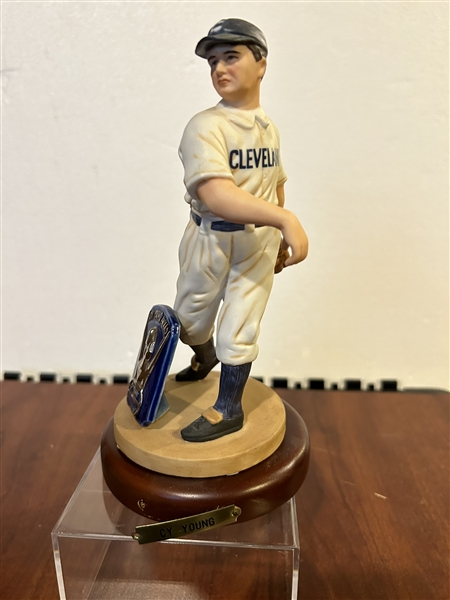 1989 SPORTS IMPRESSIONS STATUE - CY YOUNG