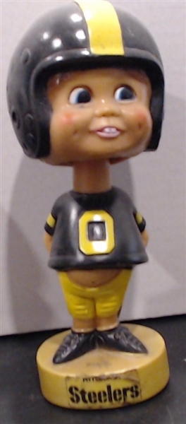 1975 PITTSBURG STEELERS BOBBING HEAD. 