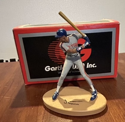 1990 DARRYL STRAWBERRY LIMITED EDITION GARTLAND STATUE w/BOX