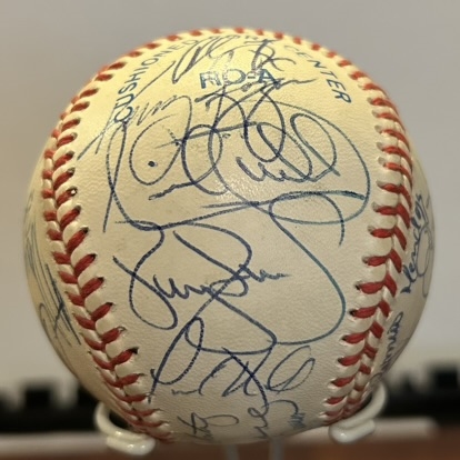 1996 WORLD CHAMPION N.Y. YANKEES TEAM SIGNED BASEBALL w/LOA