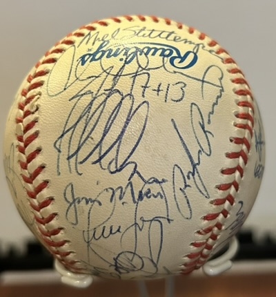 1996 WORLD CHAMPION N.Y. YANKEES TEAM SIGNED BASEBALL w/LOA