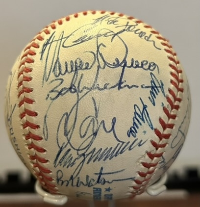 1996 WORLD CHAMPION N.Y. YANKEES TEAM SIGNED BASEBALL w/LOA