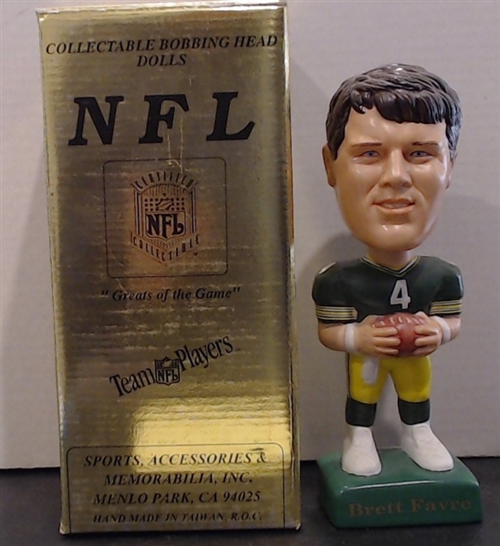 BRETT FARVE SAMS BOBBING HEAD W/ COA AND BOX (PACKER UNI)