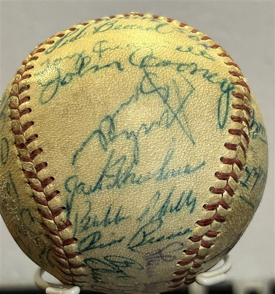 1957 CHICAGO WHITE SOX TEAM SIGNED BASEBALL - 31 SIGNATURES w/COA