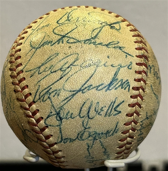 1957 CHICAGO WHITE SOX TEAM SIGNED BASEBALL - 31 SIGNATURES w/COA