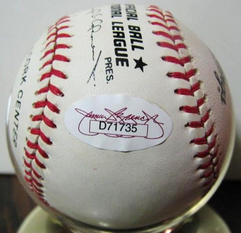 Lot Detail - TOM SEAVER SIGNED BASEBALL w/JSA COA