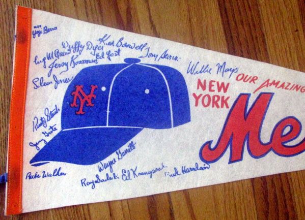 70's NEW YORK METS PENNANT w/PLAYER NAMES