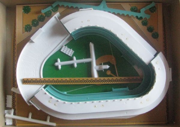 1964 YANKEE STADIUM MODEL KIT w/BOX