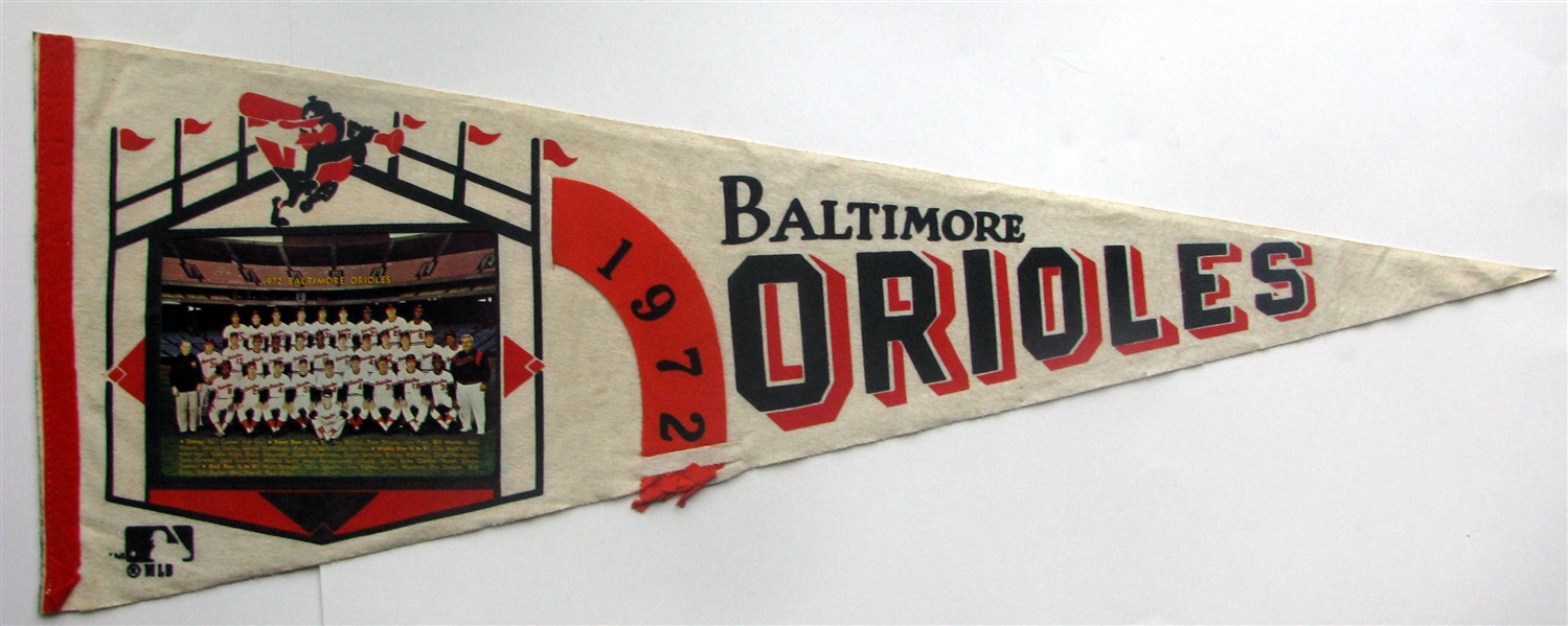 Lot Detail - 1972 BALTIMORE ORIOLES TEAM PHOTO PENNANT