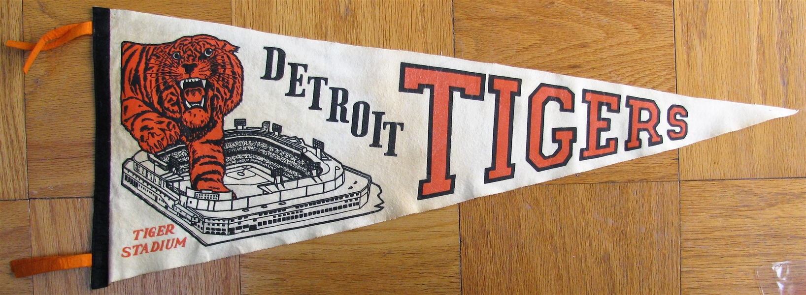 60's DETROIT TIGERS PENNANT