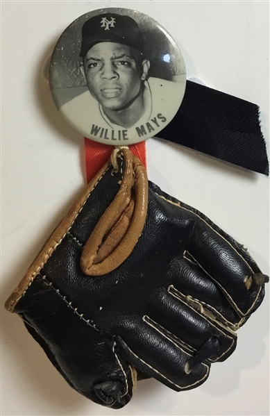 50's WILLIE MAYS NEW YORK GIANTS PIN w/GLOVE ATTACHMENT