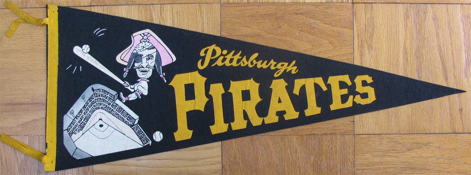 60's PITTSBURGH PIRATES PENNANT