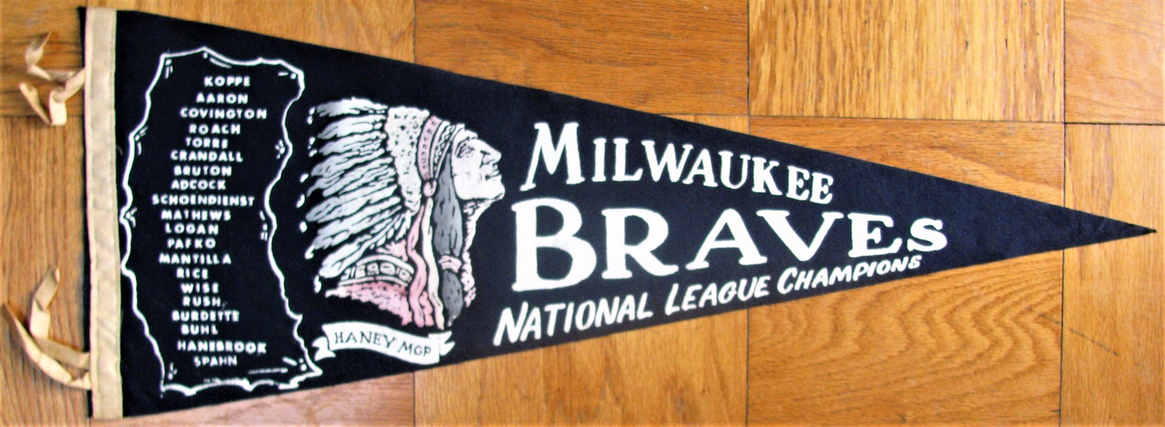 1958 MILWAUKEE BRAVES NATIONAL LEAGUE CHAMPIONS SCROLL PENNANT