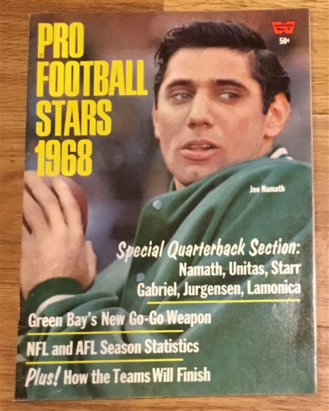 1968 PRO FOOTBALL STARS MAGAZINE w/JOE NAMATH