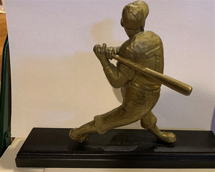 MICKEY MANTLE HOLIDAY INN STATUE - VERY RARE!